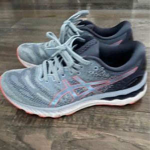 Women’s ASICS Gel Nimbus